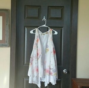 R Cinco Ranch floral vest